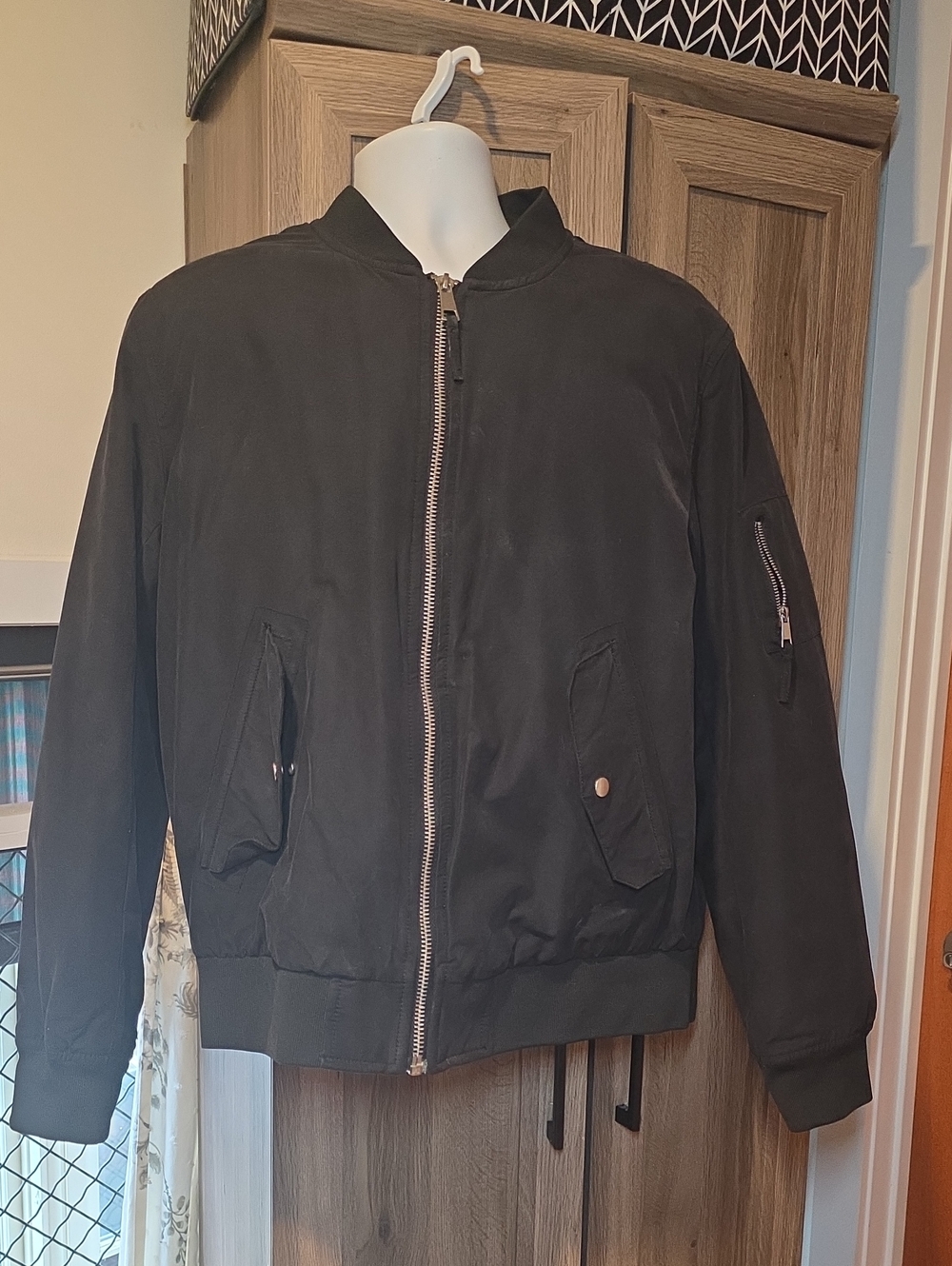 H& M Mens Black Padded Bomber Jacket
